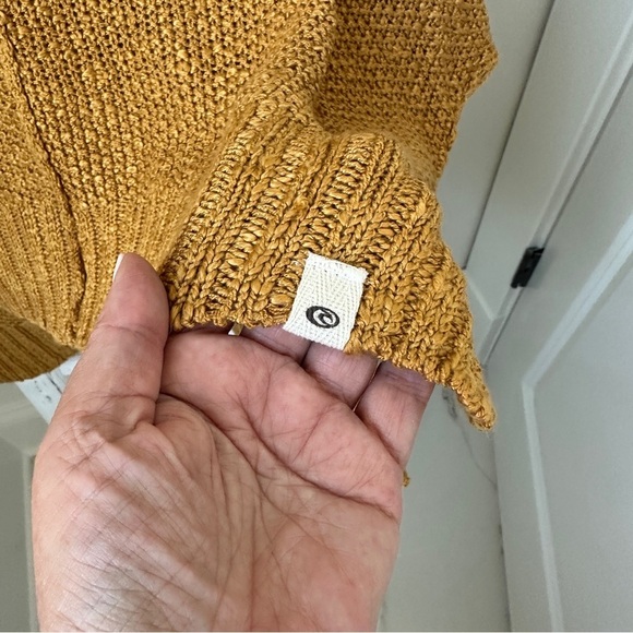 Rip Curl Mustard Crew Neck Sweater with Ribbed Texture Size Small - Picture 7 of 9